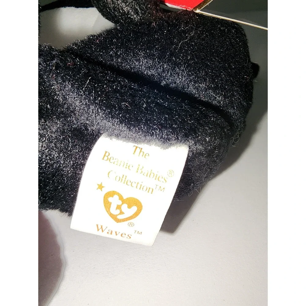 Ty Beanie Babies‎ Waves The Whale Red Star Tag